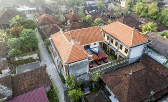 Hartaning House by Pramana Villas