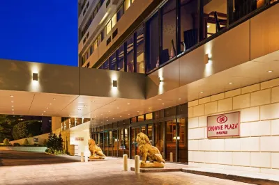 Crowne Plaza Knoxville Downtown University Hotels near Zoo Knoxville