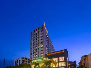 Muong Thanh Luxury Nhat Le Hotel