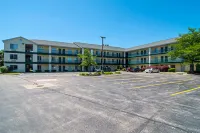 HomeTowne Studios Chicago - Waukegan Hotels in Waukegan