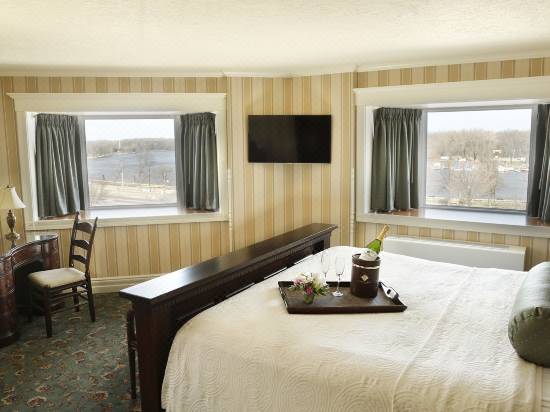 St James Hotel A Historic Hotel Of America Room Reviews Photos Red Wing 21 Deals Price Trip Com St James Hotel A Historic Hotel Of America Room Reviews Photos Red Wing 21 Deals Price Trip Com