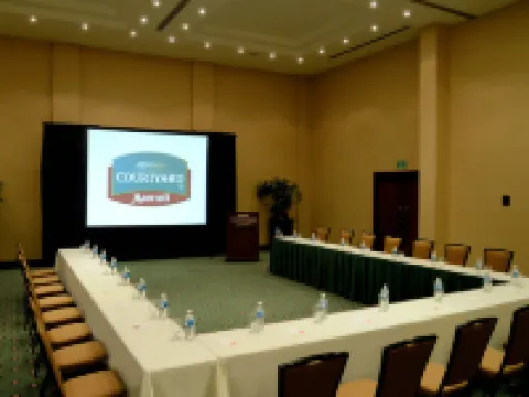 コートヤード バイ マリオット カンクン エアポート ベニート・ファレスのホテル