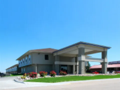 Econo Lodge Inn & Suites Hotels in Kearney