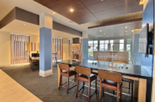 Holiday Inn Express & Suites FOND DU LAC by IHG Hotels in Fond du Lac