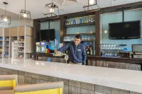 Holiday Inn Orlando – Disney Springs™ Area, an IHG Hotel - 酒吧
