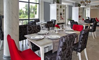 White Rock Castle Suite Hotel & Spa