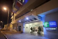 Holiday Inn Express Dubai, Jumeirah, an IHG Hotel Отели в г. Аль Мина