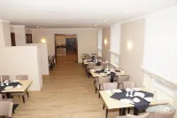 Hotel Deutsches Haus - breakfast