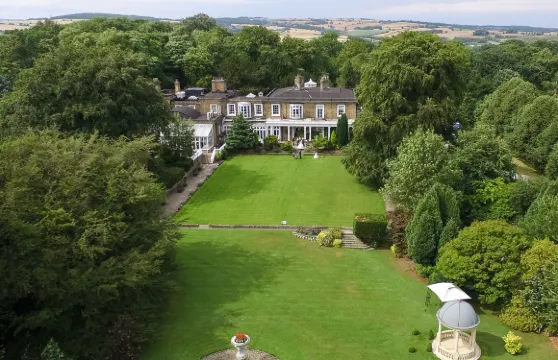 靈伍德大堂 Spa 酒店