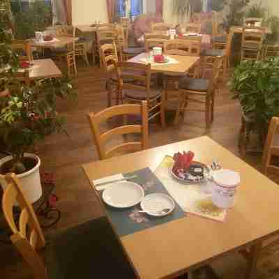 Saar Garni Dining/Meeting Rooms