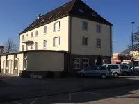 Boutique Hotel Goldene Henne فنادق في Weyhausen