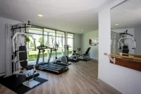 Château Belmont Tours by The Crest Collection - Gym