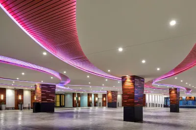 New Orleans Marriott Hotels near LAKEFRONT AIRPORT