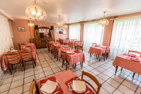 Hotel de l'Abbaye Отели в г. Сен-Жермэн-л'Эрм