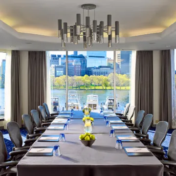 波士頓皇家索內斯塔酒店 鄰近查爾斯河的酒店