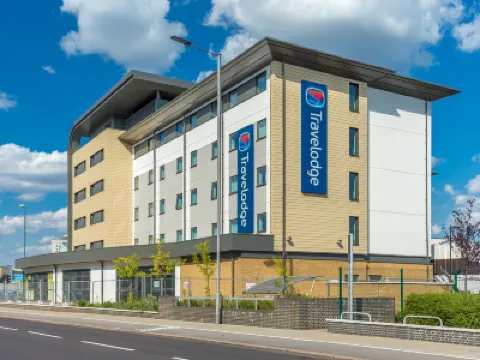 Travelodge London Clapham Junction Hotels near باترسي