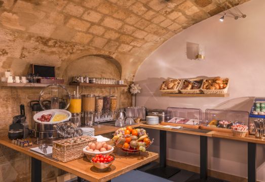 호텔 볼니 오페라 썸네일