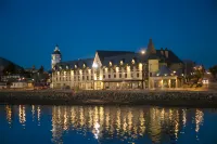 Hotel Costaustralis Hoteles cerca de Costanera De Puerto Natales, Seno de Última Esperanza.