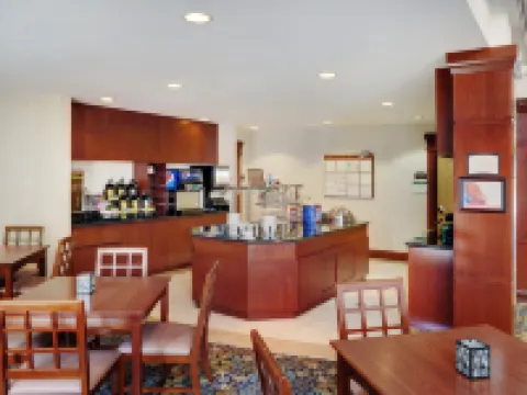 Staybridge Suites OAKVILLE-BURLINGTON by IHG Hotels in Oakville