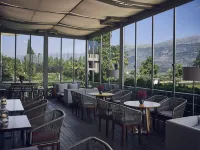 Hotel du Lac Congress Center & Spa فنادق في يوانينا
