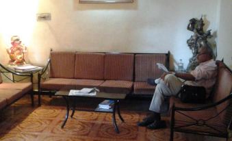 Hotel Shikhar Palace - Housity