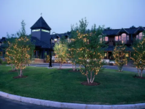 Lake Opechee Inn and Spa Hotels in Laconia