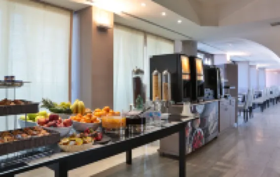 UNA 호텔 & 레지던스 콘테사 졸란다 밀라노