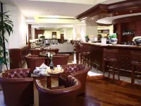 Starhotels Majestic Hotels near Museo del Risorgimento