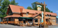 Auberge du Marchand Hotels in Carleton-sur-Mer