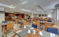 Hotel Madrid Centro, Affiliated by Meliá - Airport Shuttle