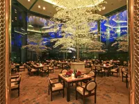 Diamond Hotel Manila Отели рядом с достопримечательностью «Собор Манилы»