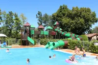 Chateau-Camping la Grange Fort, 63500 les Pradeaux Hotels in Le Broc