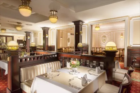 Luxury Spa Hotel Olympic Palace Отели рядом с достопримечательностью «Гейзерная колоннада»