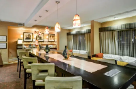 햄프턴 인 베클리