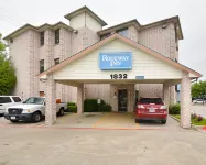 Rodeway Inn Carrollton I-35E Hotels near MIDWAY COMMONS