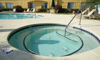 La Quinta Inn & Suites by Wyndham Raleigh/Durham Southpoint