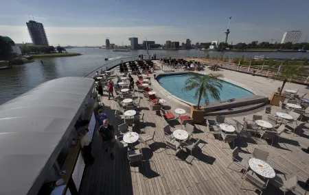 Ss Rotterdam by WestCord Отели рядом с достопримечательностью «KPN Telecom Building / Toren op Zuid»