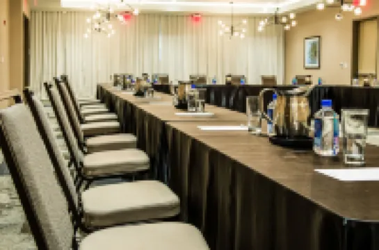 奧馬哈市中心坎布里亞飯店