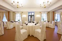 Skrunda Manor Hotels in Skrunda