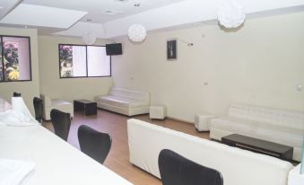 Farallones Hotel