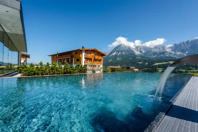 Hotel der Bär Hotel dekat Hintersteinersee