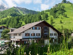 Hotel Falknerei Galina