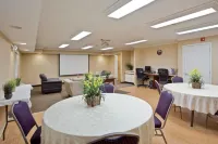 Candlewood Suites Topeka West