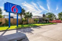 Motel 6 Freeport, TX