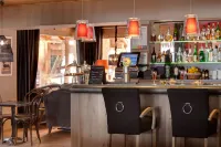 Chalet-Hôtel la Marmotte, la Tapiaz & Spa, the Originals Relais - バー