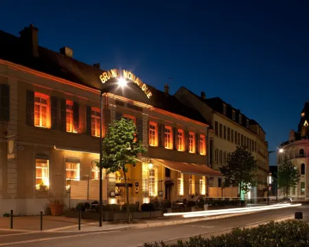 โรงแรมและสปาเลอแกรนด์โมนาร์ค, คอลเลคชันพรีเมียร์เบสต์เวสเทิร์น โรงแรมในชาทร์