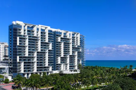 W South Beach Отели рядом с достопримечательностью «Art Center - Richard Shack Gallery»