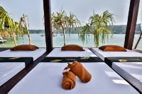 Phi Phi CoCo Beach Resort - Spa