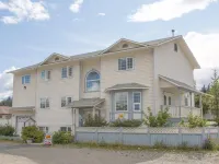 Midnight Sun Inn Hotel a 