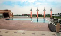 The Myat Mingalar Hotel - Pools